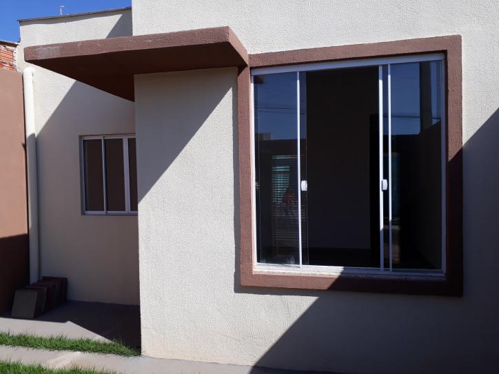 Casa com 3 Quartos à Venda, 62 m² por R$ 175.000 COD. 76