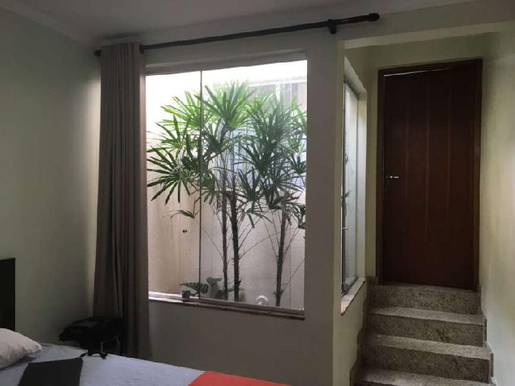 Casa com 3 Quartos para Alugar, 80 m² por R$ 1.700/Mês