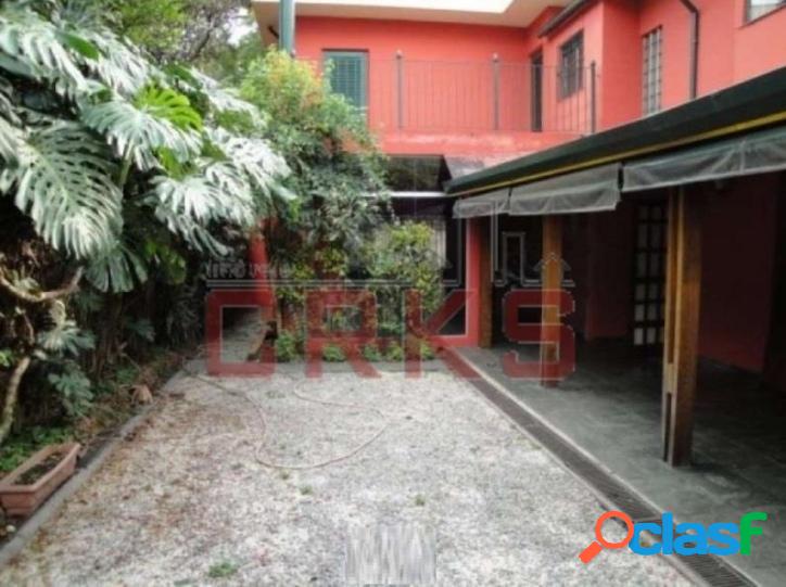 Casa com 7 Quartos à Venda, 534 m² por R$ 2.750.000 - ou