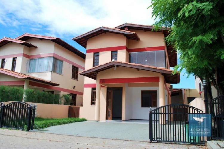 Casa de Condomínio com 3 Quartos à Venda, 140 m² por R$