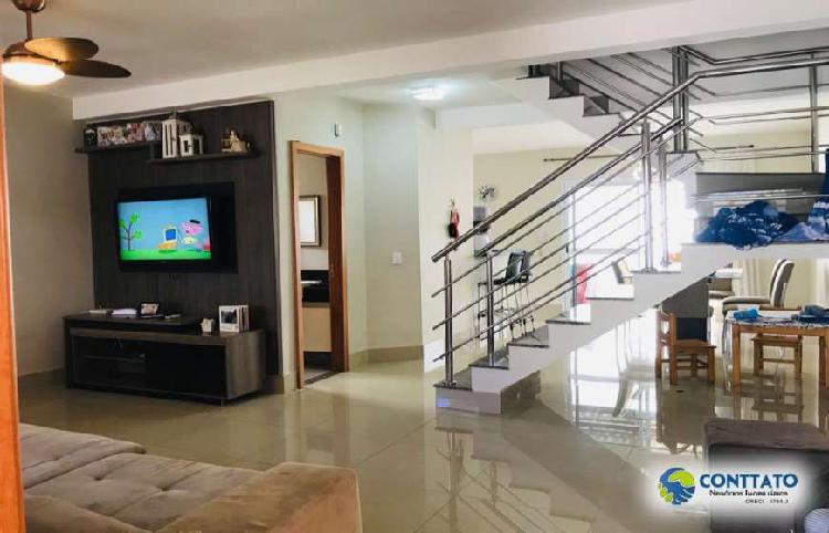 Casa de Condomínio com 3 Quartos à Venda, 158 m² por R$