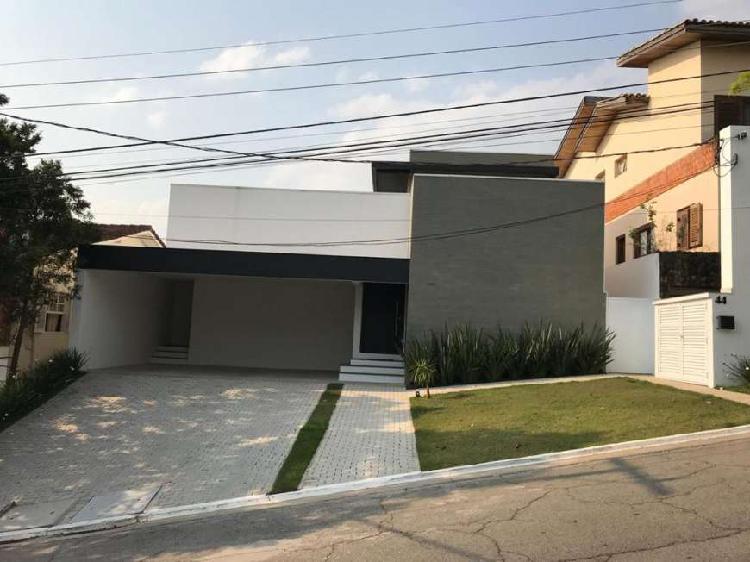 Casa de Condomínio com 3 Quartos à Venda, 320 m² por R$