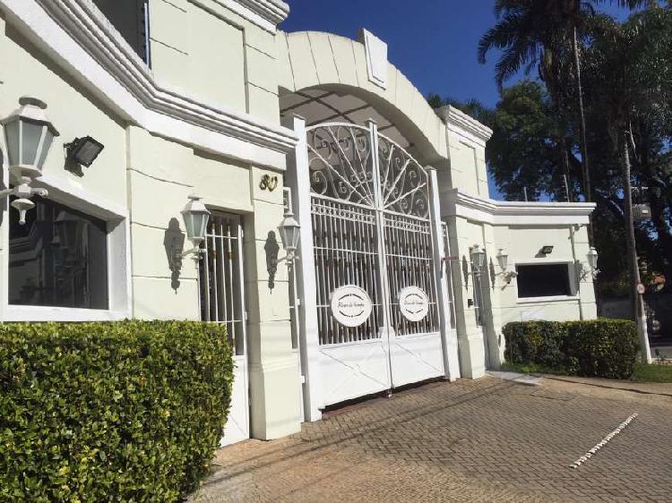 Casa de Condomínio com 3 Quartos para Alugar, 220 m² por