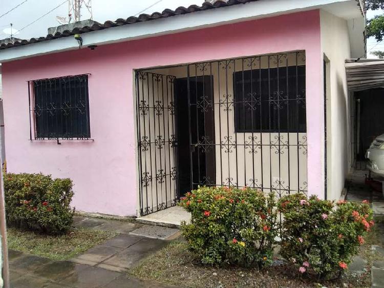 Casa de Condomínio com 3 Quartos para Alugar, 62 m² por R$