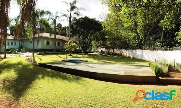 Casa térrea com amplo quintal!!!