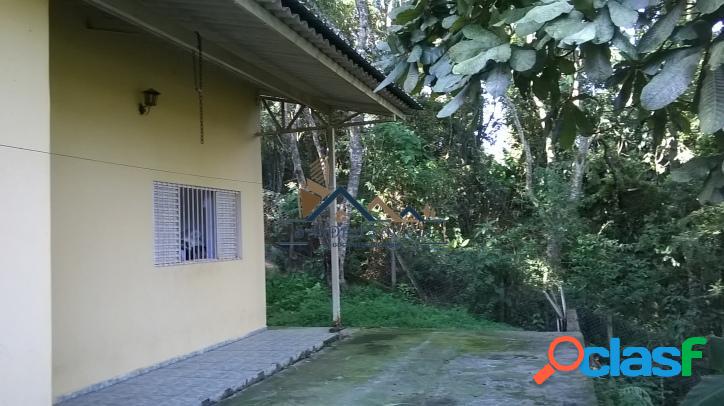 Chácara em Embu das Artes pertinho do centro da cidade.