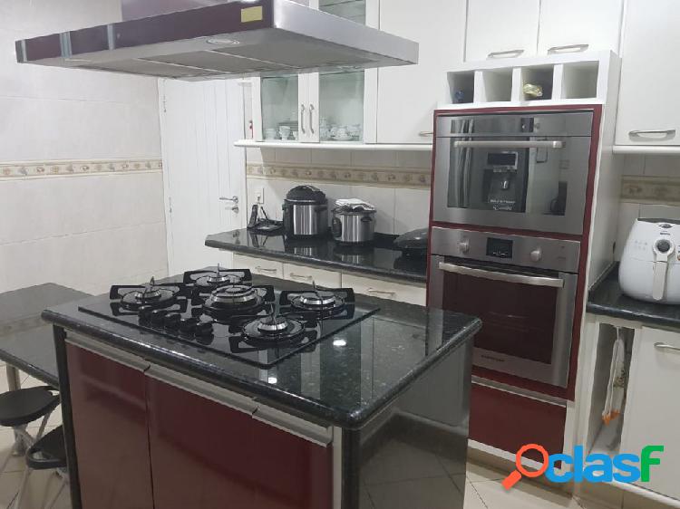 SOBRADO ALTO PADRÃO 310m² ÁREA ÚTIL NA VILA AUGUSTA -