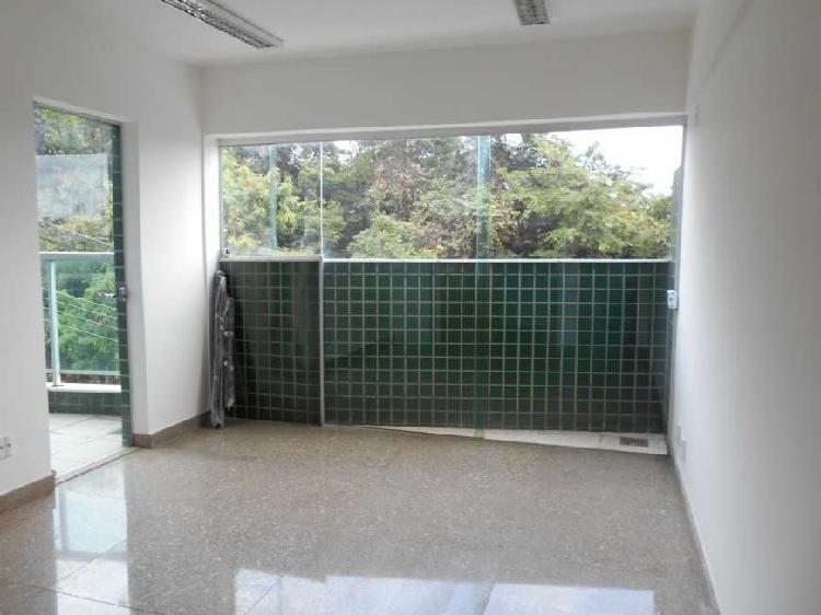 Sala Comercial para Alugar, 32 m² por R$ 900/Mês COD.