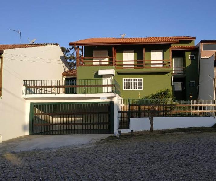 Sobrado com 6 Quartos à Venda, 360 m² por R$ 850.000 COD.