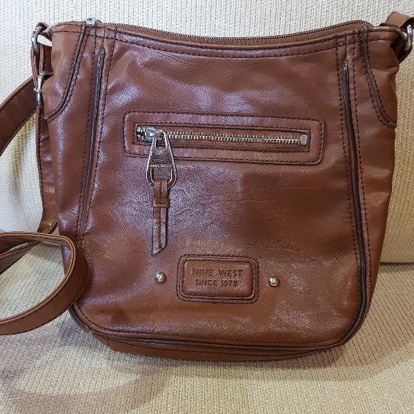 bolsa tiracolo marrom