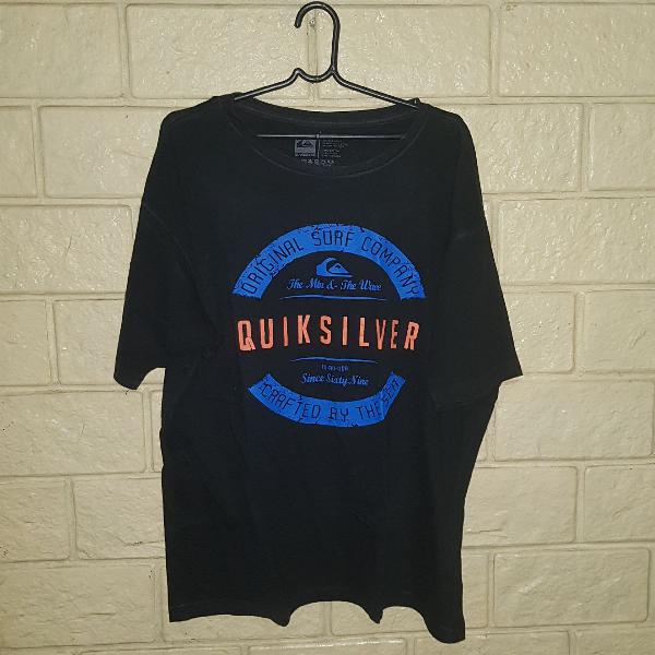 camiseta Quiksilver preta gg