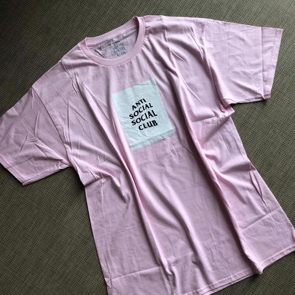 camiseta anti social social club box logo rosa