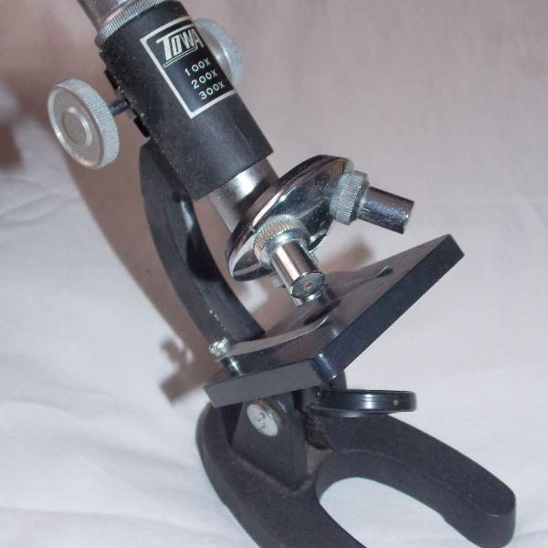 microscópio towa quebrado