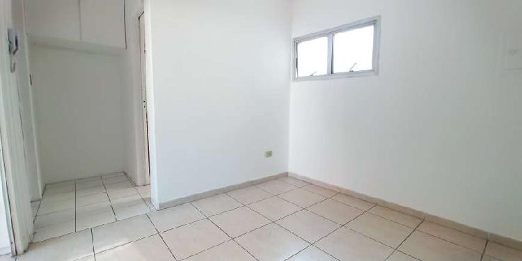 Apartamento com 1 Quarto para Alugar, 30 m² por R$