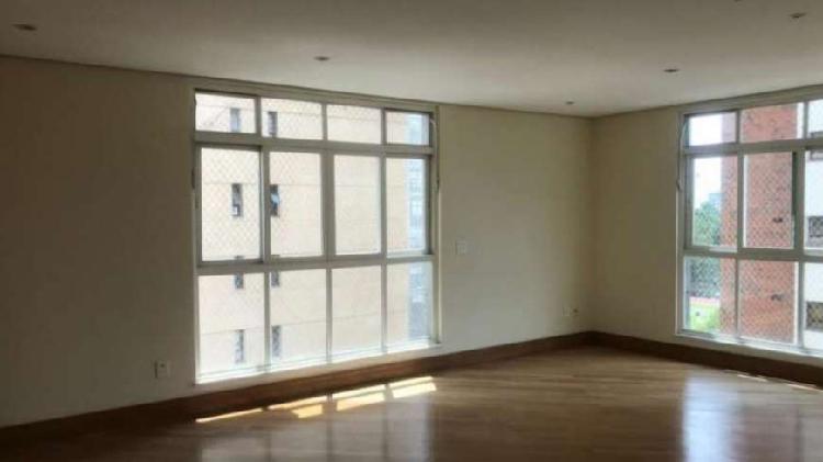 Apartamento com 2 Quartos à Venda, 198 m² por R$ 3.200.000