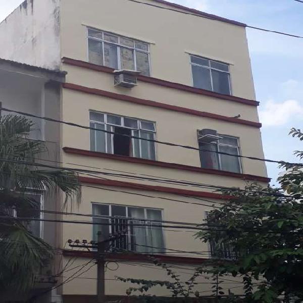Apartamento com 2 Quartos à Venda, 60 m² por R$ 250.000