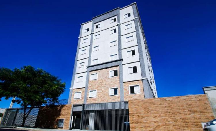 Apartamento com 2 Quartos à Venda, 64 m² por R$ 260.000