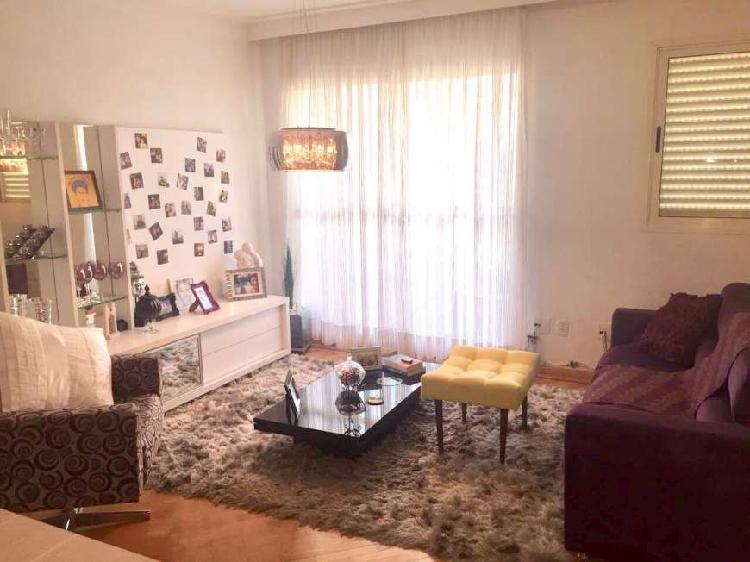 Apartamento com 2 Quartos à Venda, 73 m² por R$ 540.000