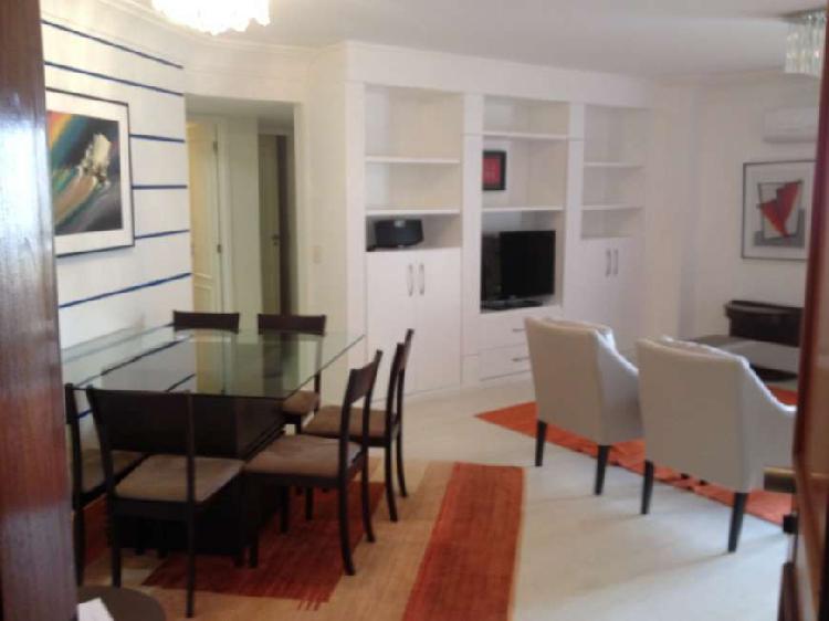 Apartamento com 2 Quartos para Alugar, 120 m² por R$