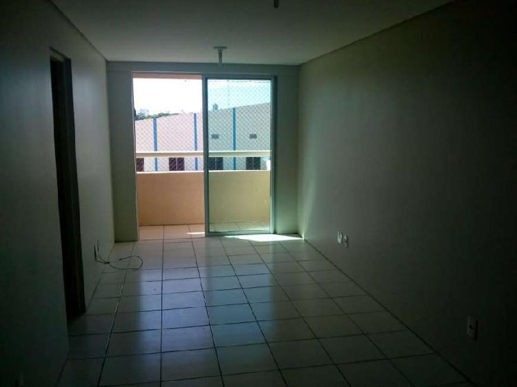 Apartamento com 2 Quartos para Alugar, 65 m² por R$