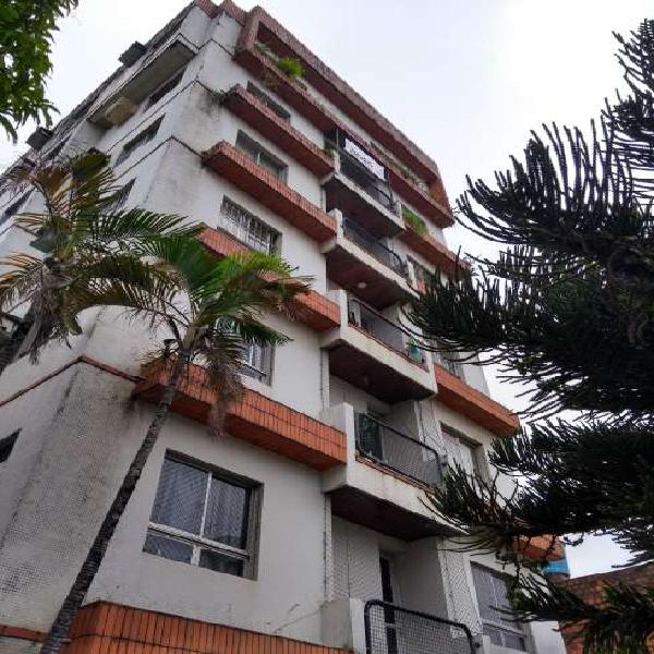 Apartamento com 3 Quartos à Venda, 114 m² por R$ 280.000
