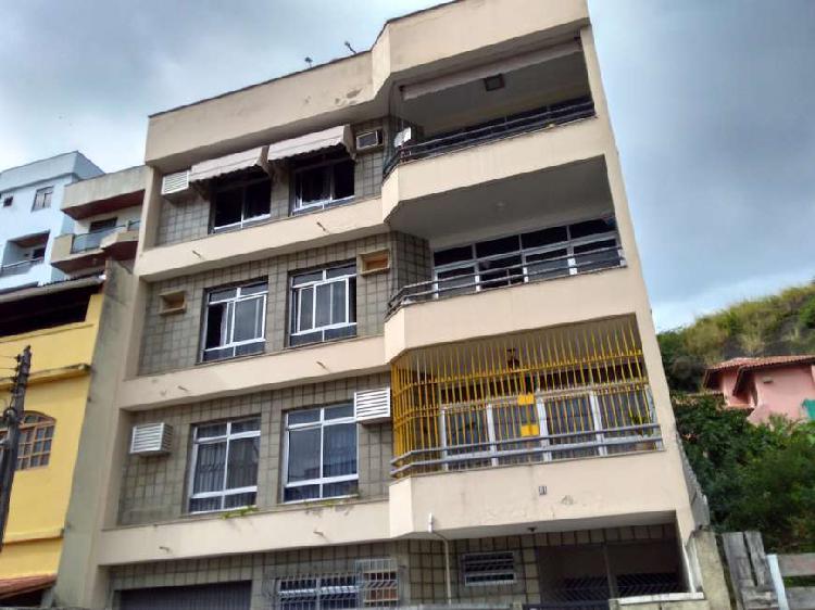 Apartamento com 3 Quartos para Alugar, 100 m² por R$