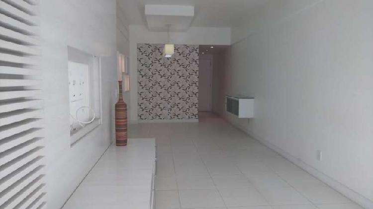 Apartamento com 3 Quartos para Alugar, 110 m² por R$