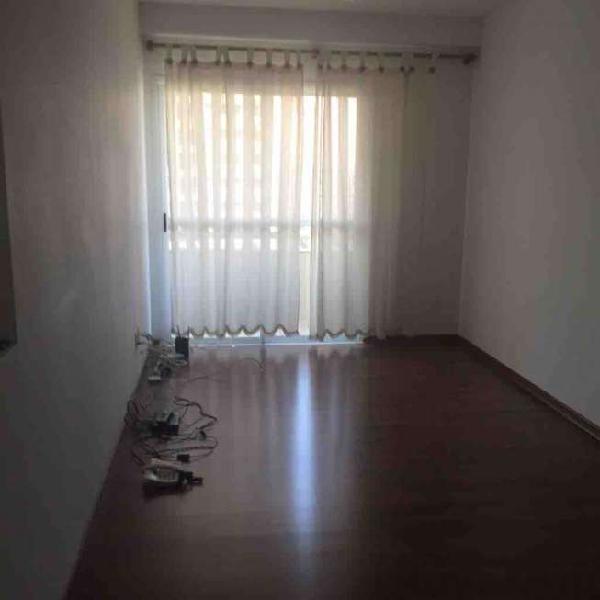 Apartamento com 3 Quartos para Alugar, 85 m² por R$