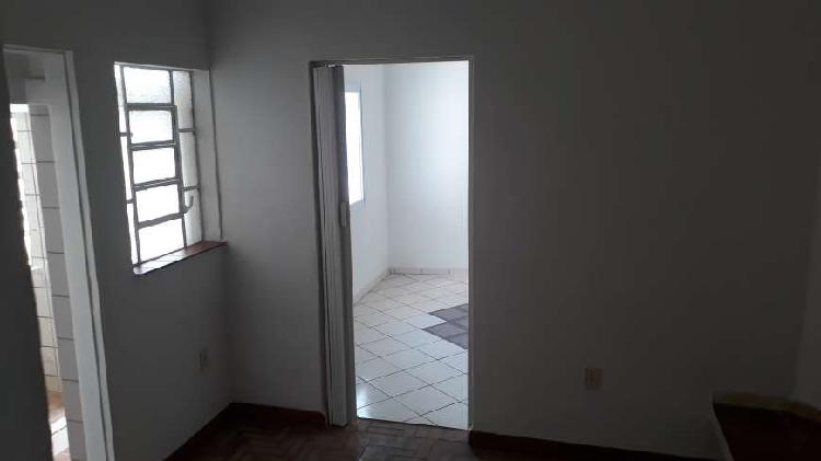 Casa com 1 Quarto para Alugar, 69 m² por R$ 750/Mês COD.