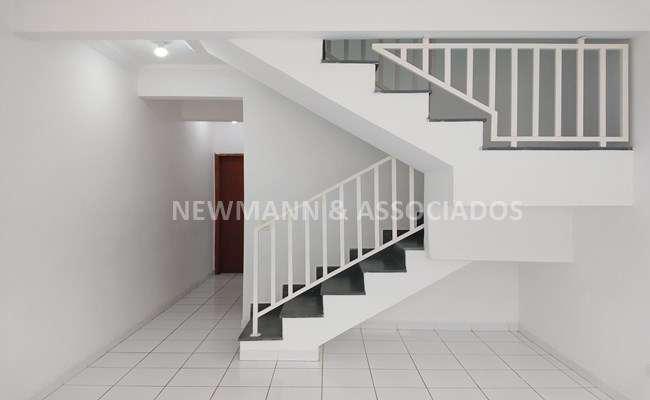 Casa de Condomínio com 2 Quartos para Alugar, 104 m² por