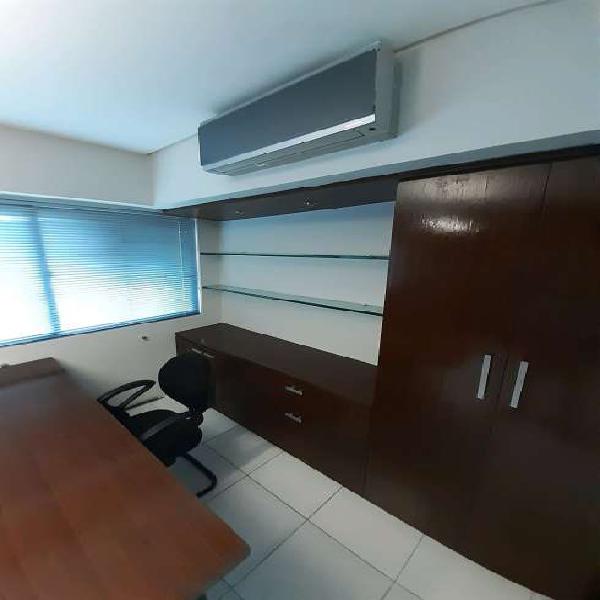 Sala Comercial com 1 Quarto para Alugar, 36 m² por R$