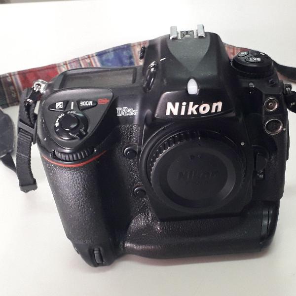 Camera Fotográfica Nikon D2X
