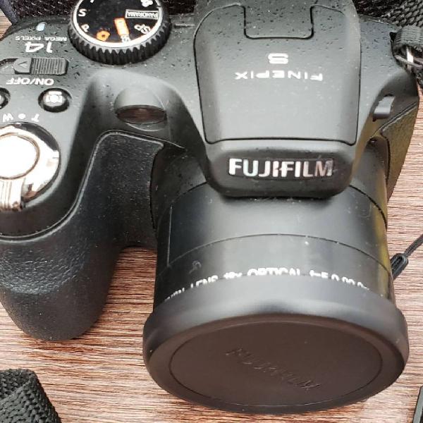 Câmera semi Profissional FujiFilm S1800