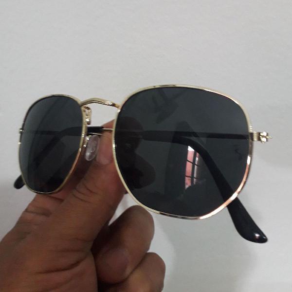 culos de Sol hexagonal dourado maravilhoso