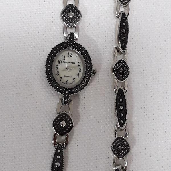 relógio com pulseira vintage