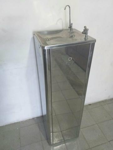 Bebedouro de inox sem defeito