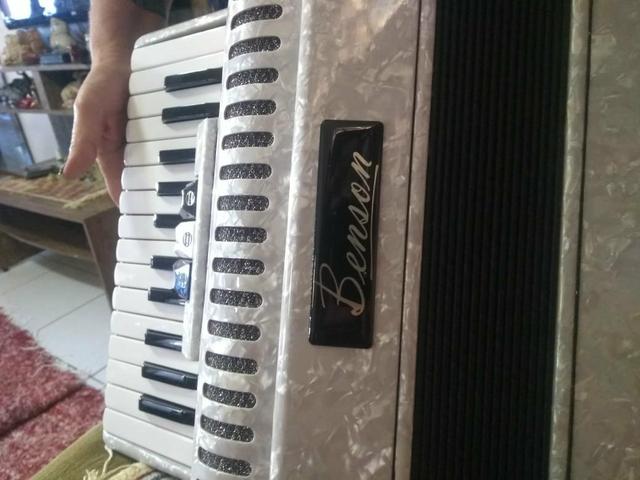 Acordeon Benson novo na caixa