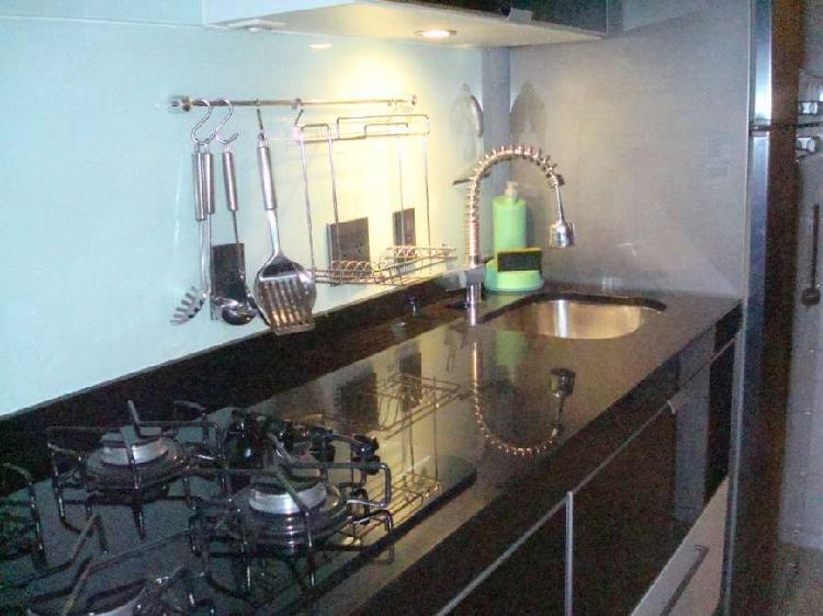 Apartamento com 2 Quartos à Venda, 68 m² por R$ 380.000