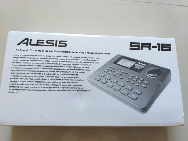 Bateria Alesis SR16 embalada