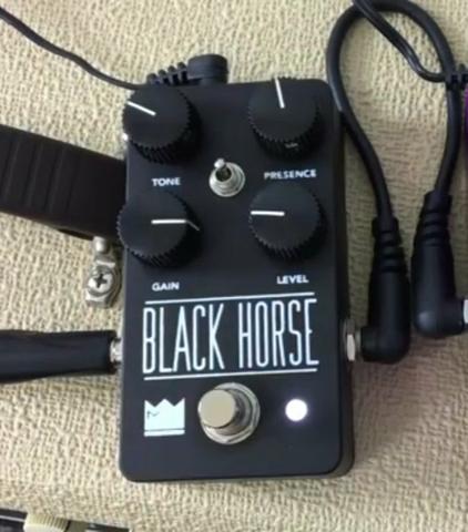 Black horse da King pedals