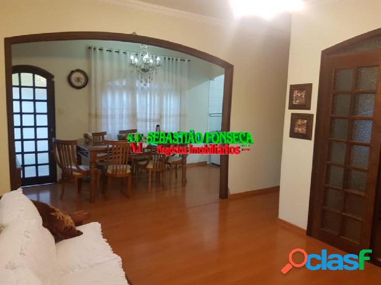 Excelente casa, lote inteiro, 2 dormitórios no Interlagos