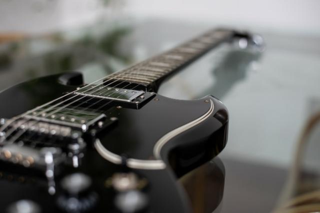 Guitarra SG Epiphone G400