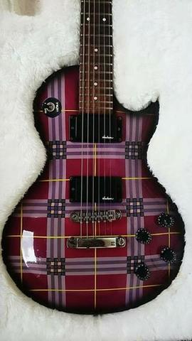 Guitarra Walczak V-Rod Standard c/ case