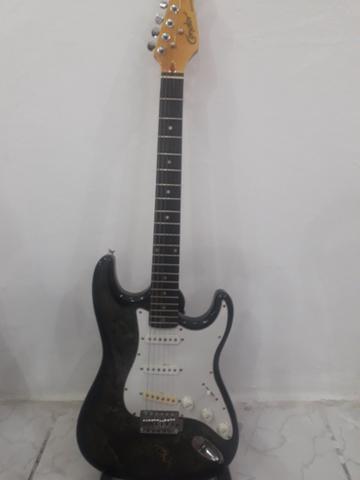 Guitarra condor muito nova