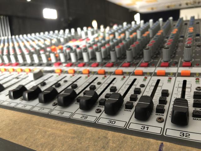 Mesa 32 canais behringer