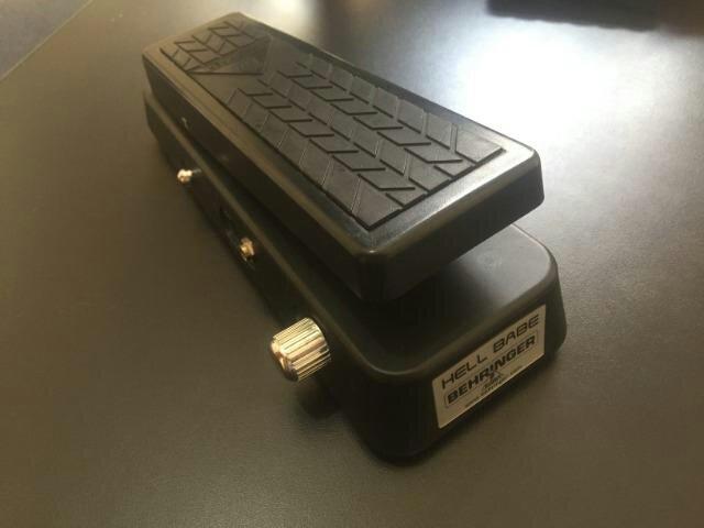 Pedal Wah Wah Hell Baby - Behringer