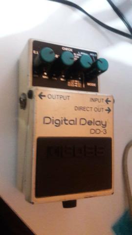 Pedal para guitarra na caixa Boss