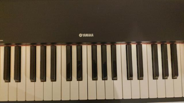 Piano digital Yamaha P-70