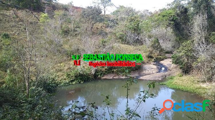 Sítio com cachoeira e e Riacho e cachoeira em Jambeiro.