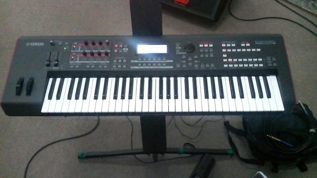 Teclado Yamaha Moxf6